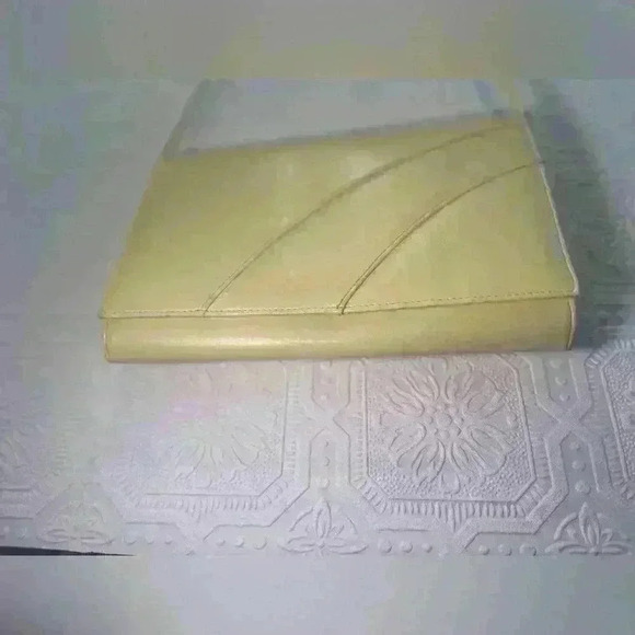 Vintage  Cabrelli Canada light yellow clutch/handbag - Picture 7 of 11